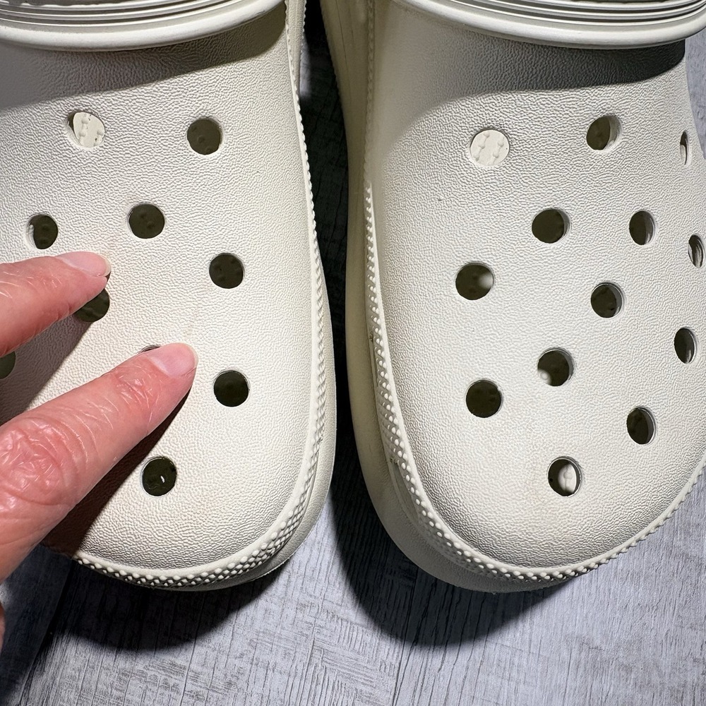 Crocs Classic Mega Crush Clog Unisex Sandal Thick Soled Sandals M5 W7 - Picture 2 of 10